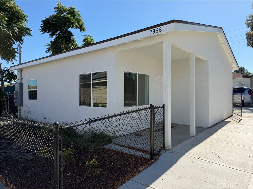 236 S 1st