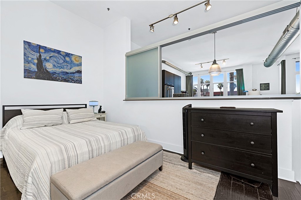 13320 Beach 203