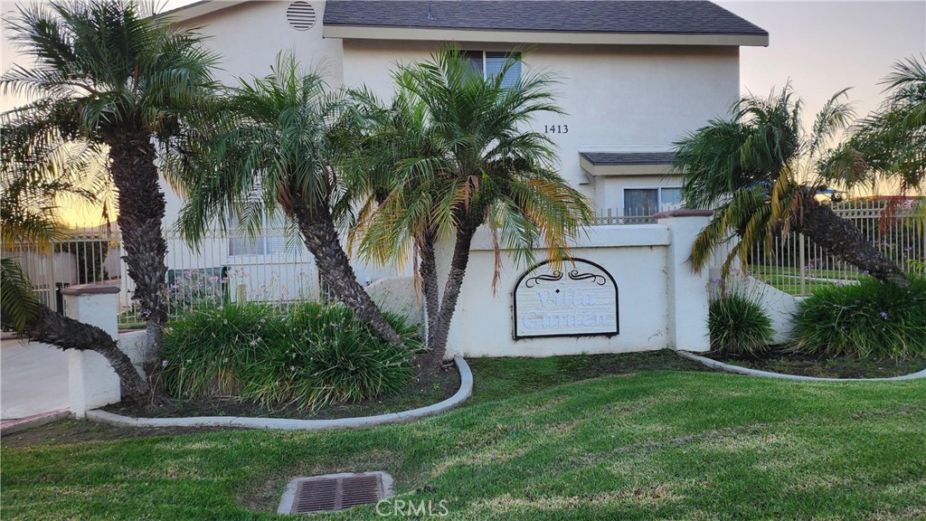 1425 S White A