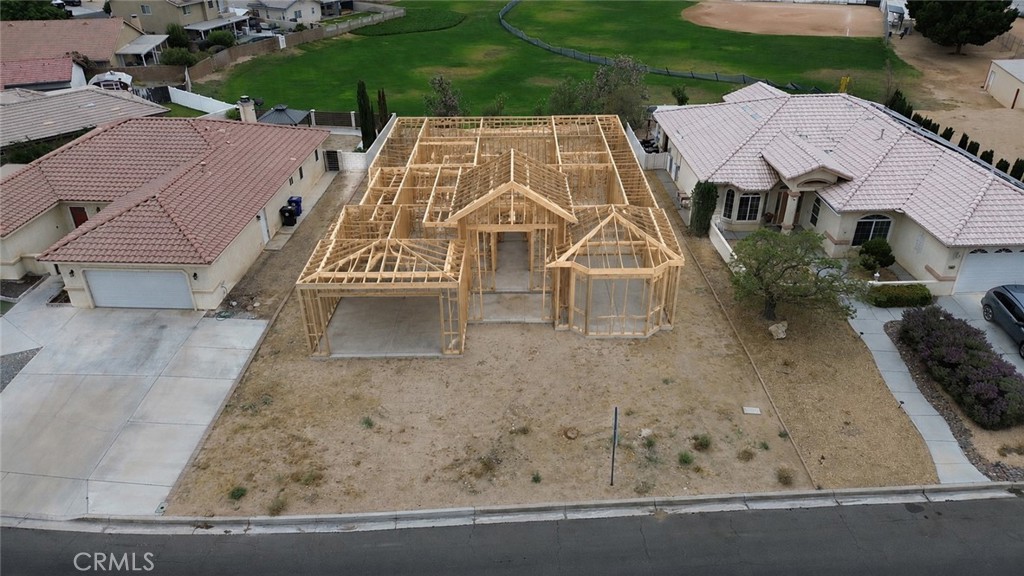15071 Shady Elm