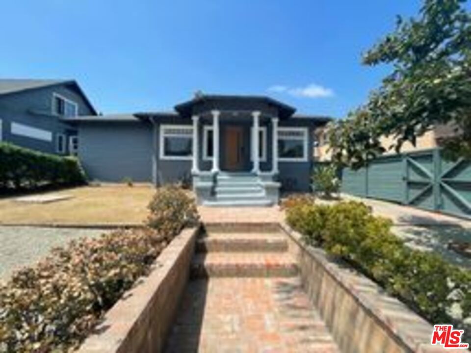 821 N Harvard Boulevard