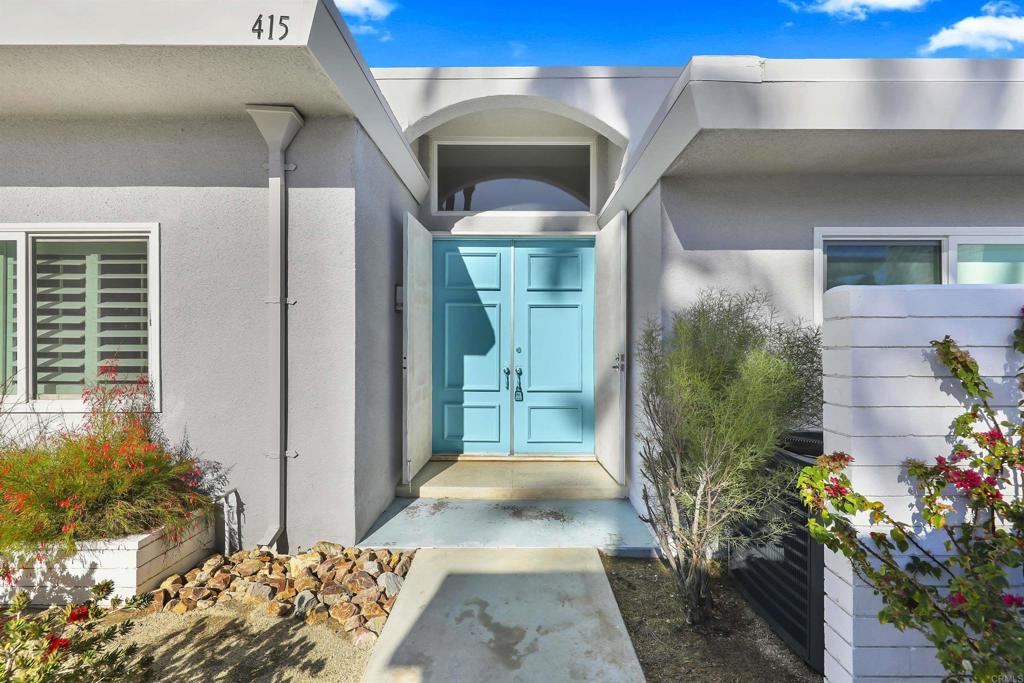 415 E Avenida Granada