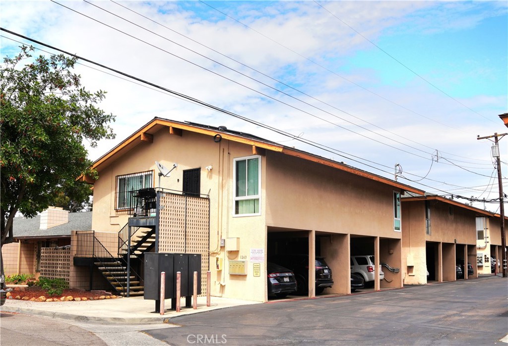 1263 Oakdale