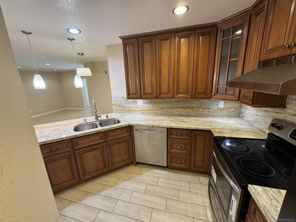 7405 Charmant Dr Suite 2313