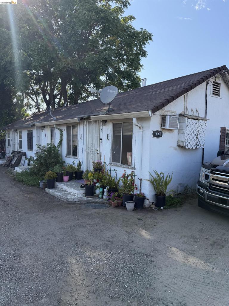 1441 Sierra Ln