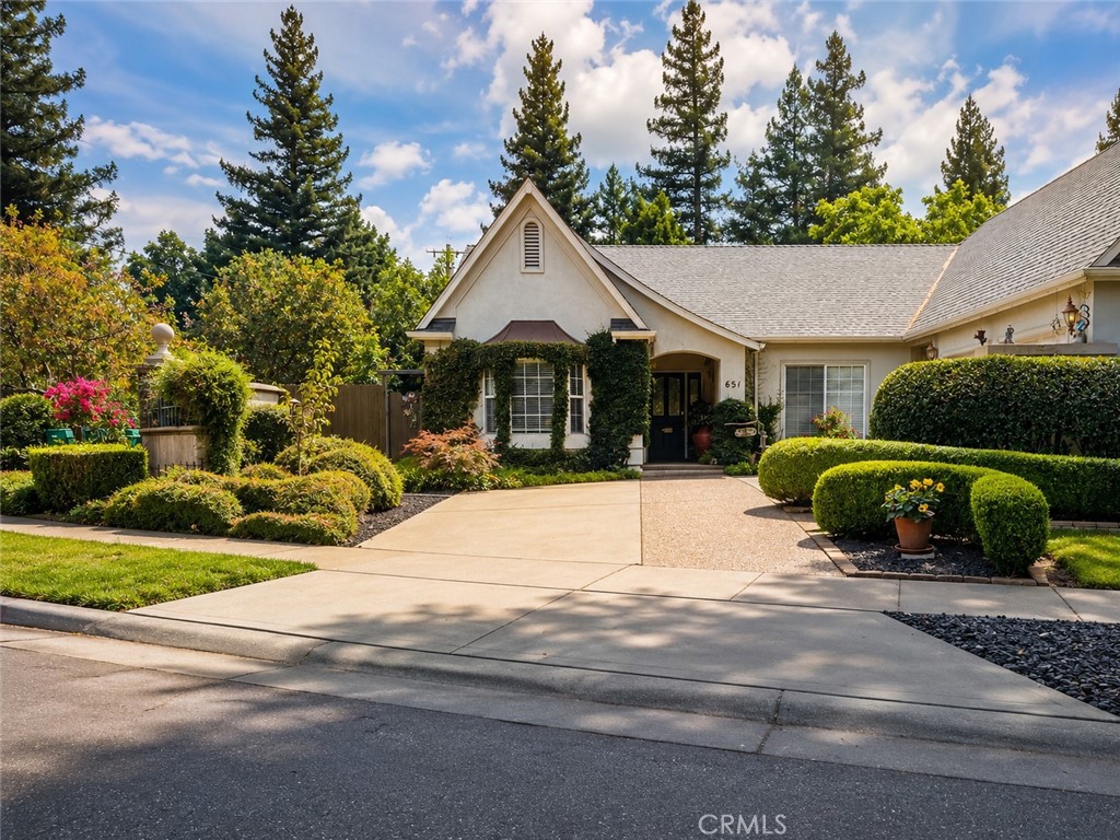 651 Grafton Park