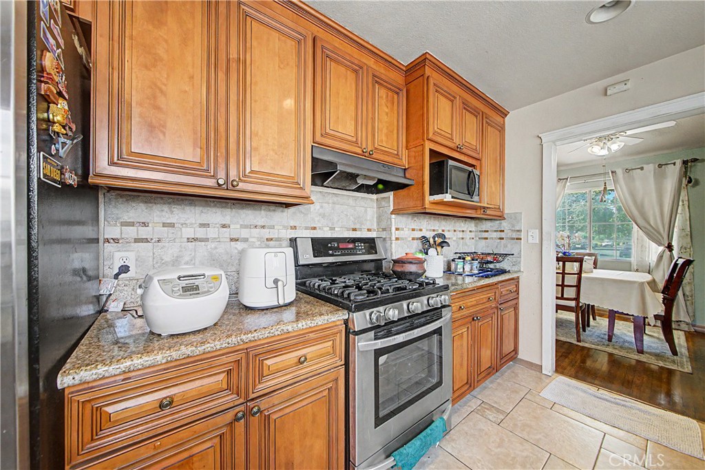 925 W Maplewood