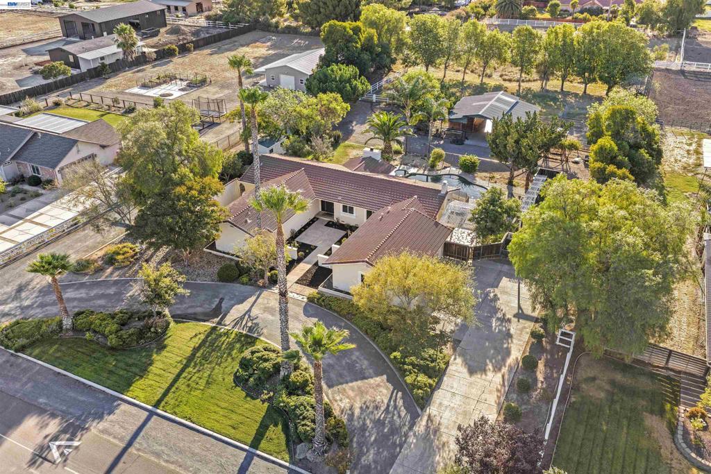 23110 Los Ranchos Dr