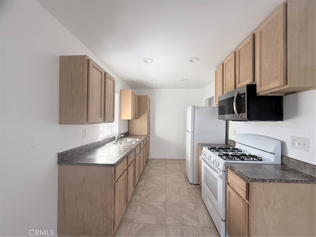 302 E Blueridge