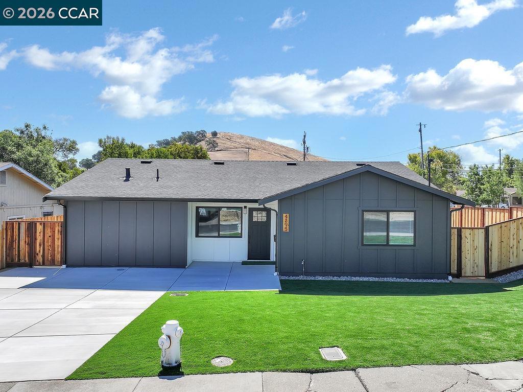 4395 Cabrilho Dr