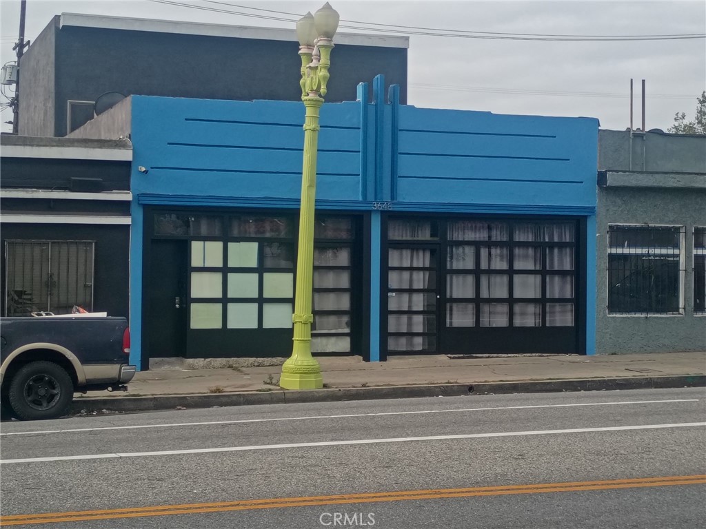 3648 W Slauson