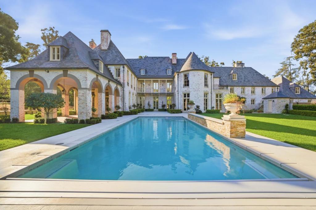 1200 Armsby Drive