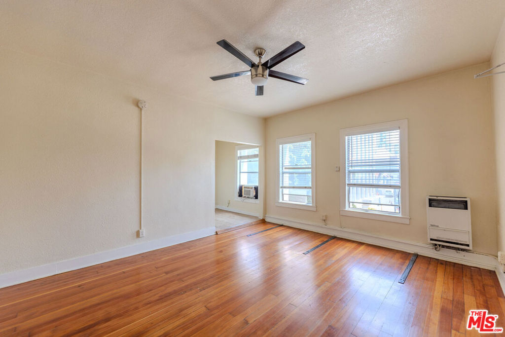 661 Shatto Place 301