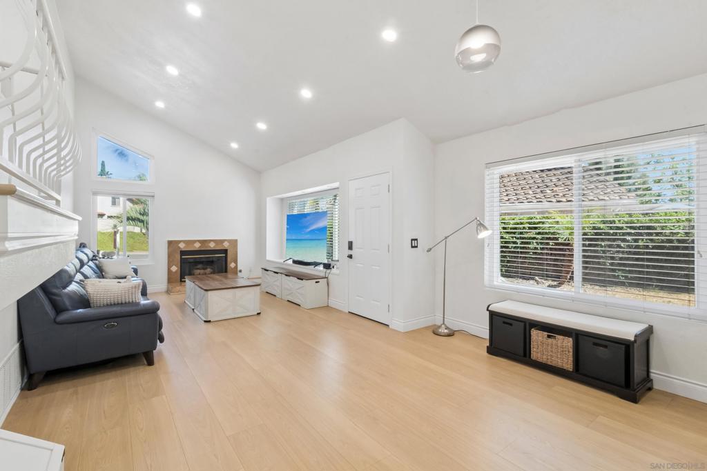 2343 Fair Oak