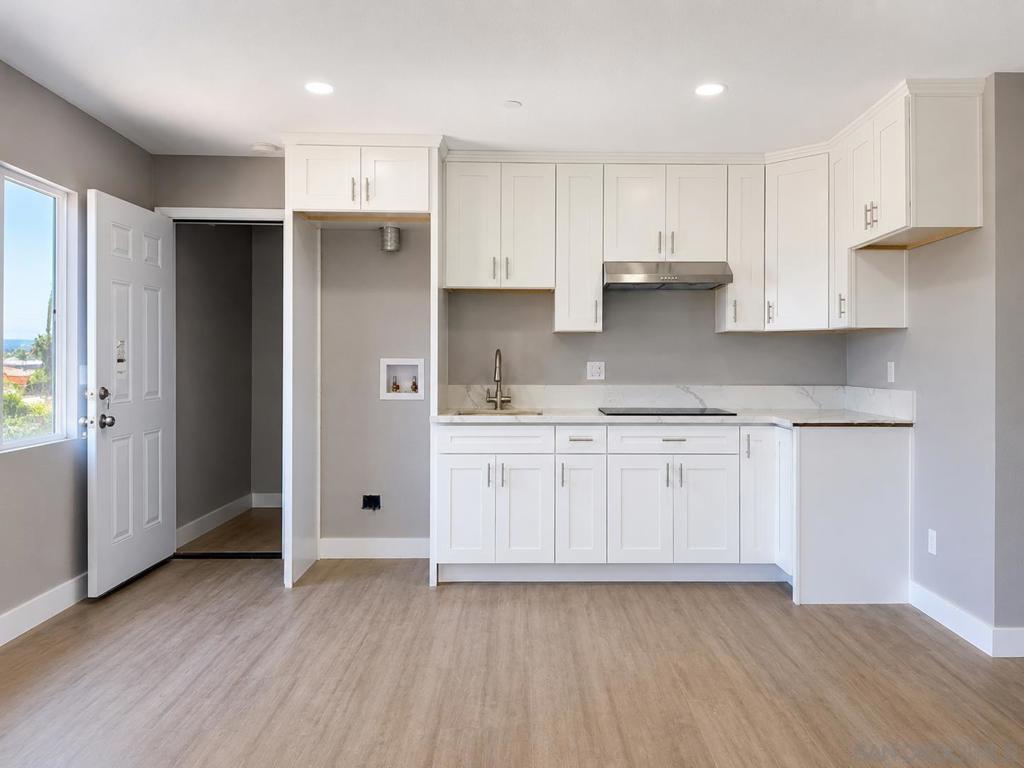 2421 Balboa Vista Dr 2