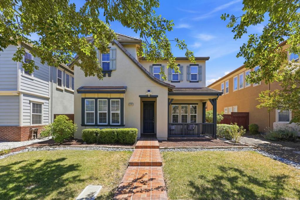 690 N San Marcos Drive