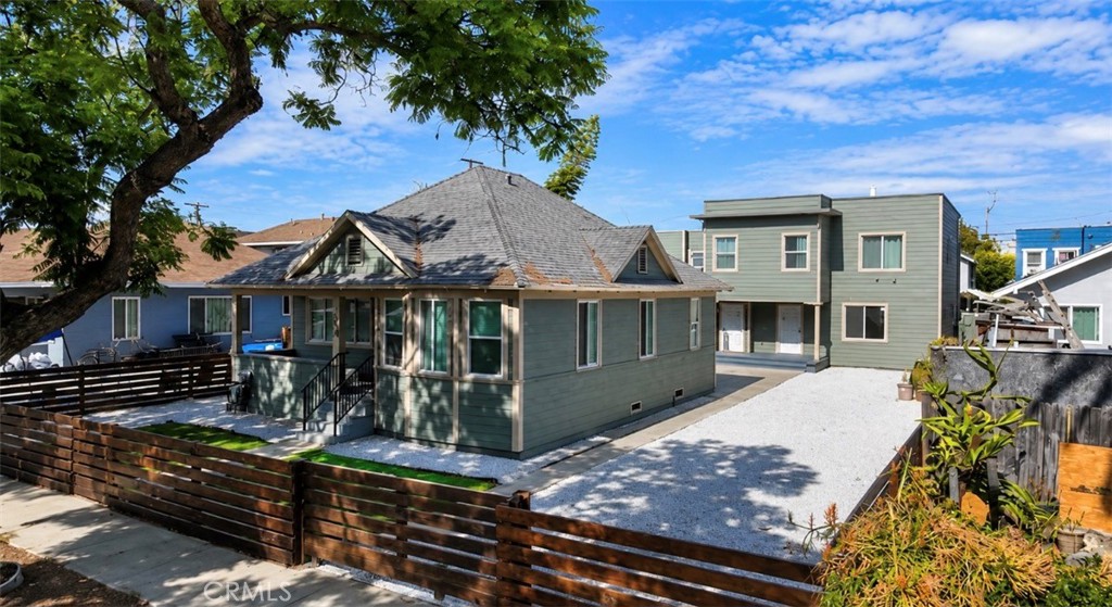 2130 Elm