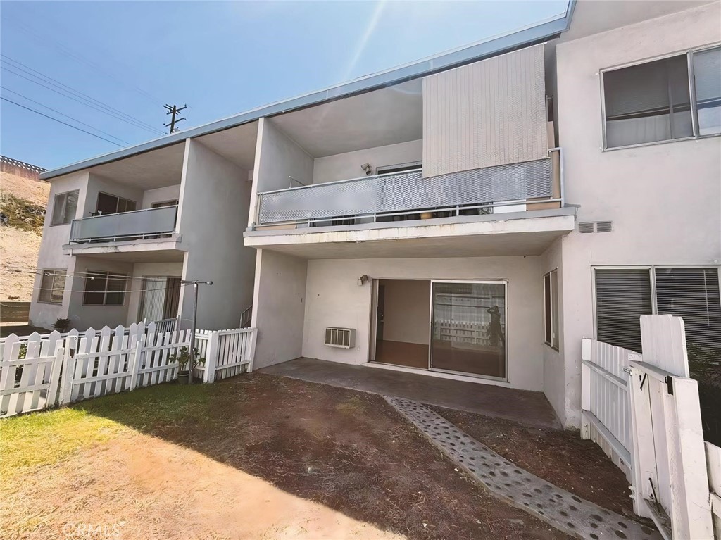 1581 College View Drive 2