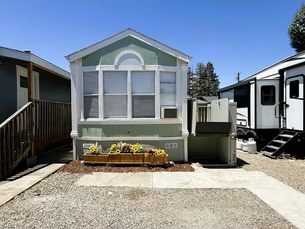 828 Olivina Avenue 3