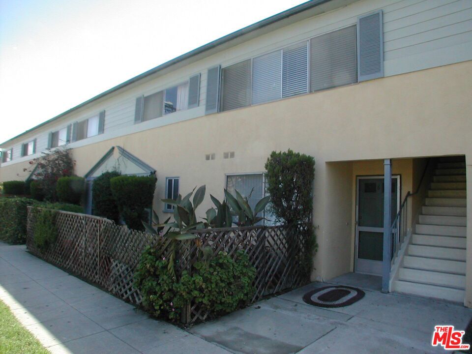 3603 MENTONE Avenue 6