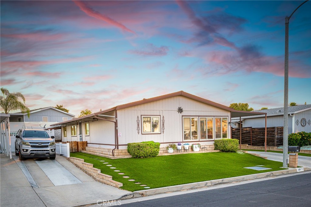 38075 Calle Amigable