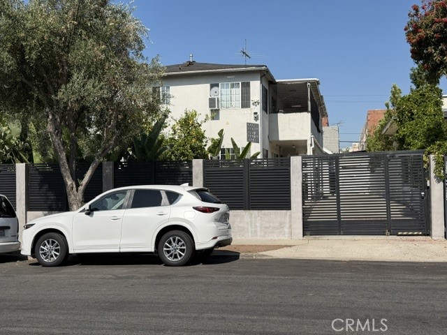 1717 N Berendo