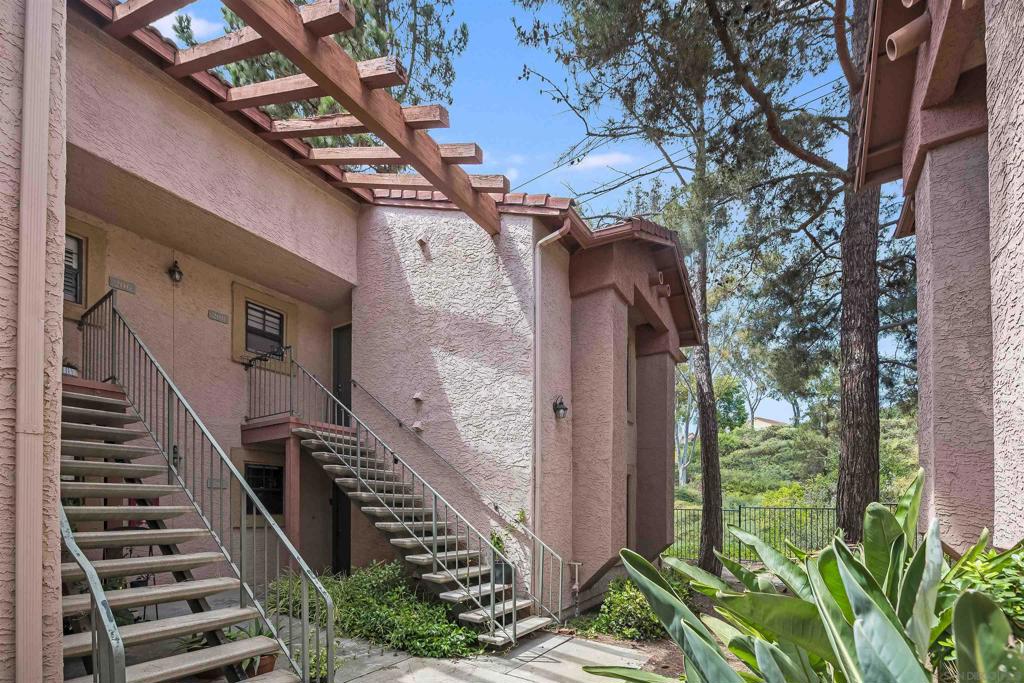 12051 Alta Carmel Ct 208