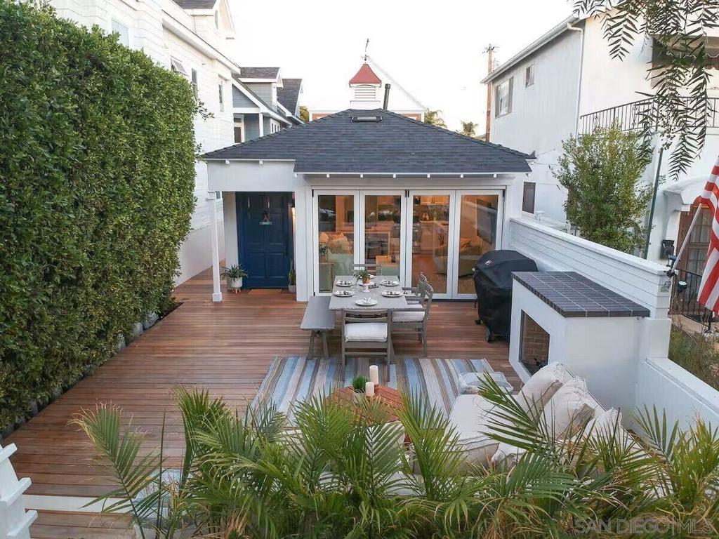 457 E Avenue