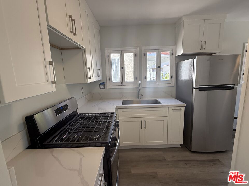 92 S Sunnyslope Avenue