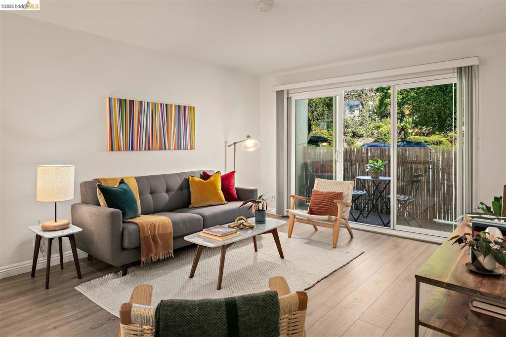 385 Jayne Ave 105