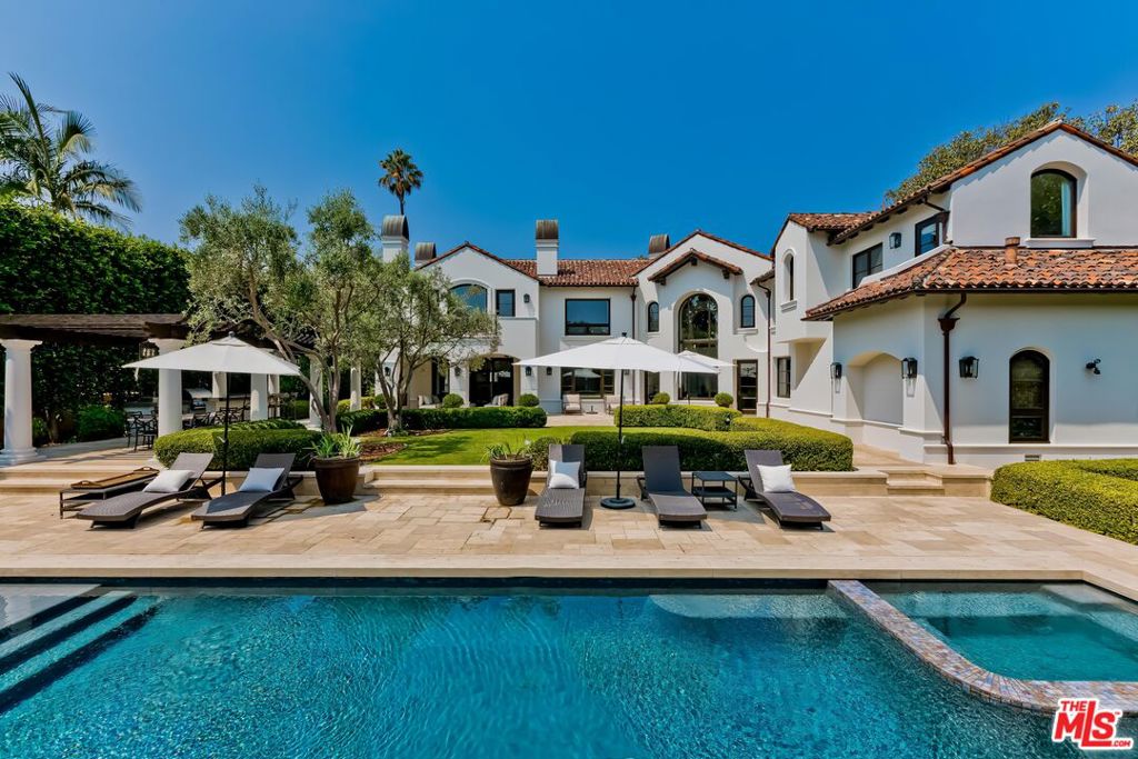 2134 La Mesa Drive