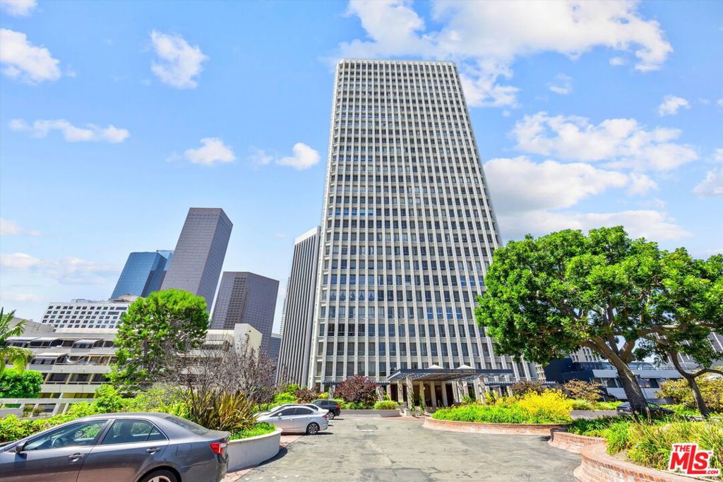 800 W 1st Street 908