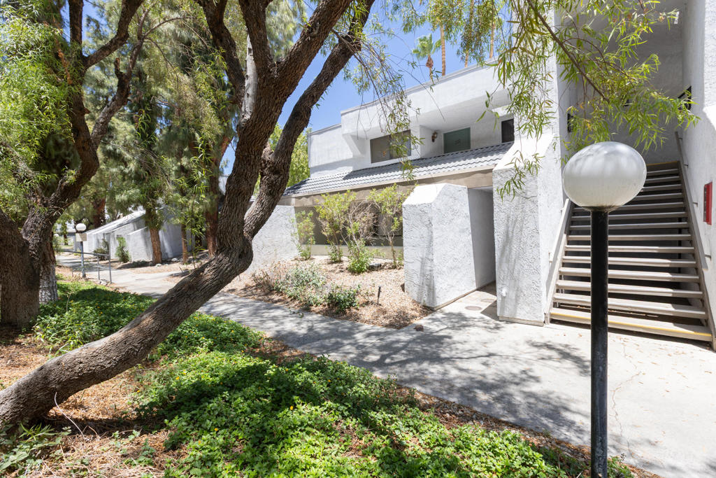 5301 E Waverly Drive 222