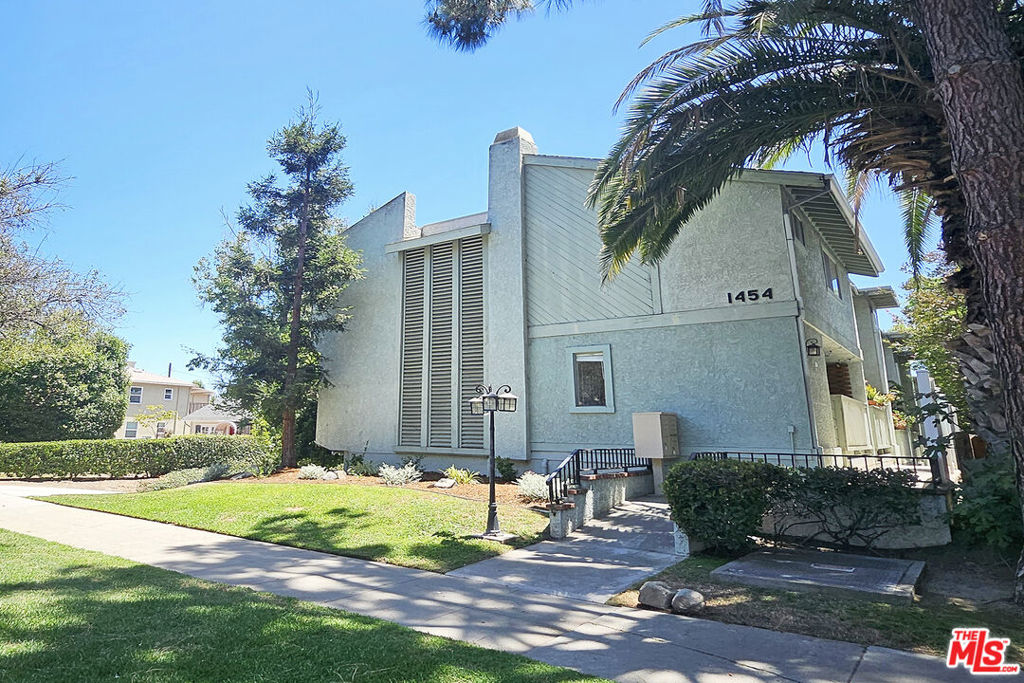 1454 E Orange Grove Boulevard 1