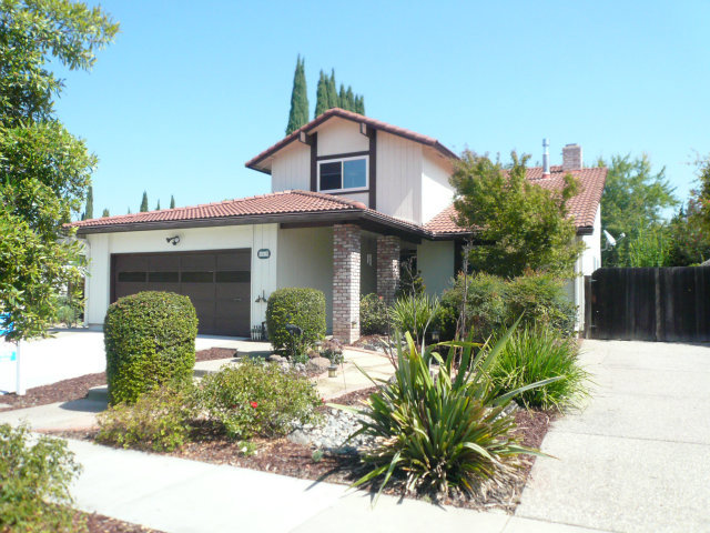 569 GAUNDABERT Lane