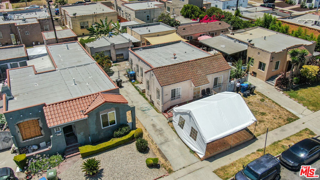 2056 W 67th Street