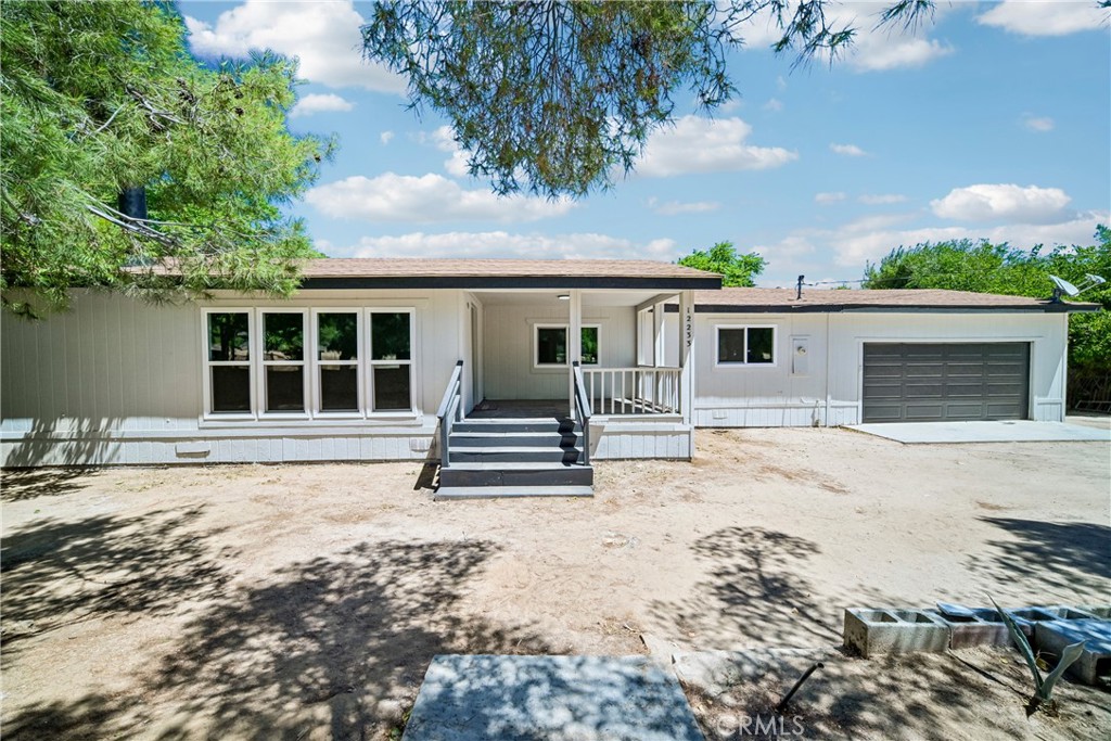 12233 E Avenue V-12