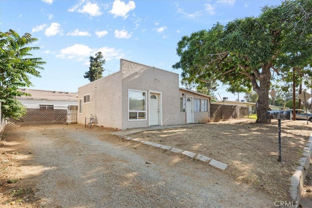 893 E 5th