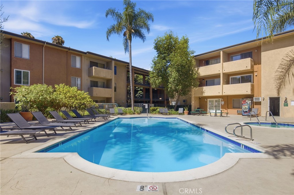 15425 Sherman Way 211