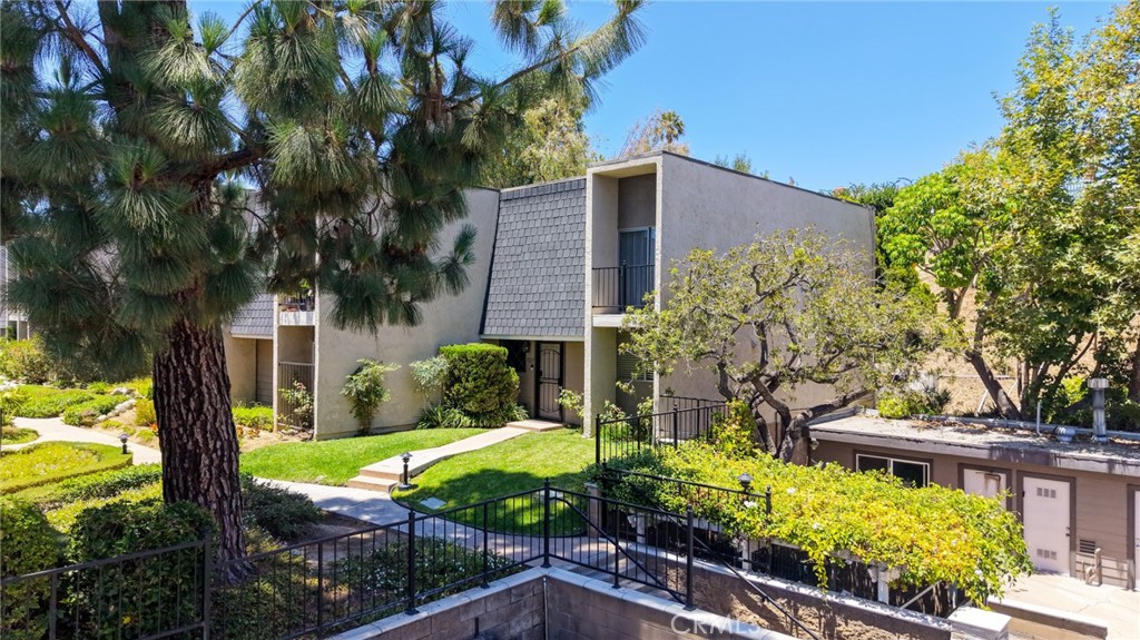 1225 Rosecrans 36A