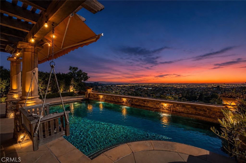 2608 N San Miguel Drive