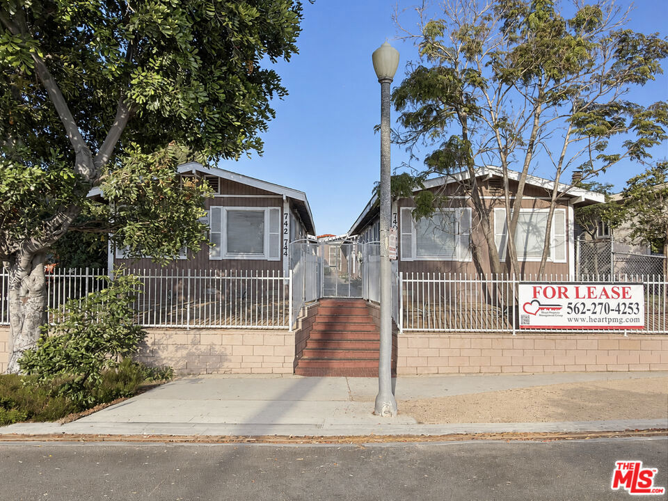 740 Daisy Avenue