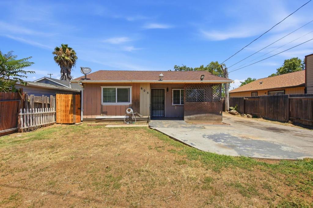 605 Grand Avenue