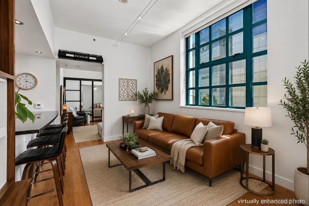 700 W E St 403
