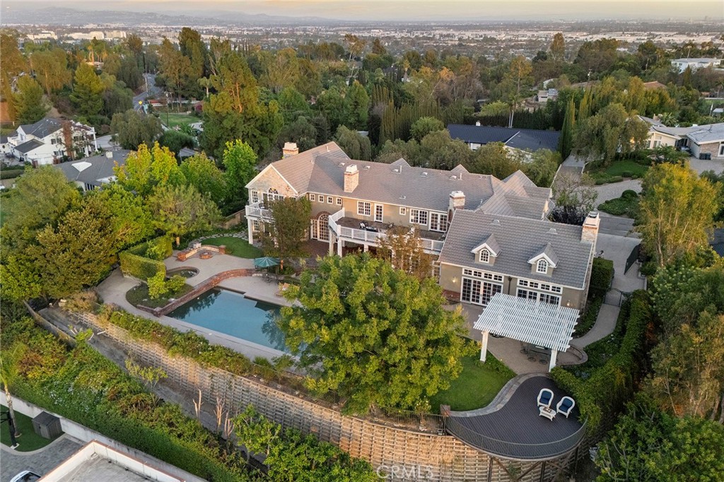 2061 Skyline Drive
