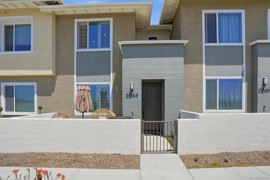 2044 BLUESTONE CIR.