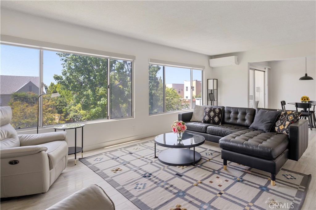 4343 Finley Avenue 27