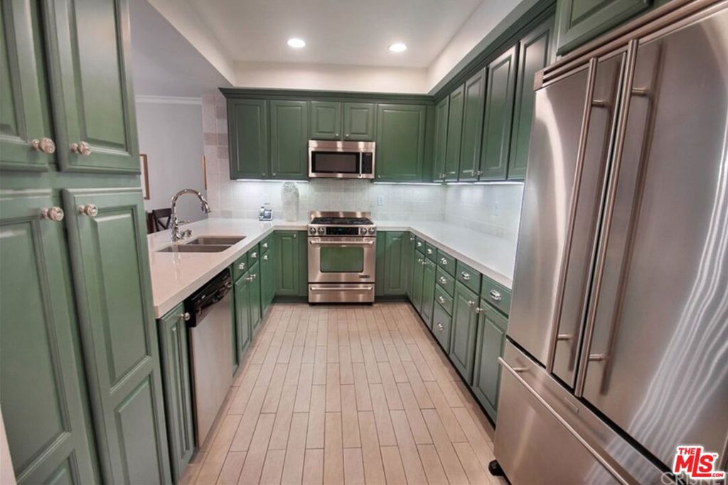 4533 Vista Del Monte Avenue 101