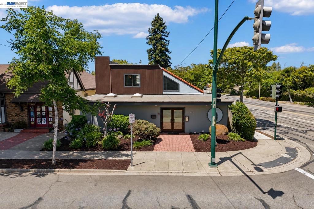 745 Buena Vista Avenue