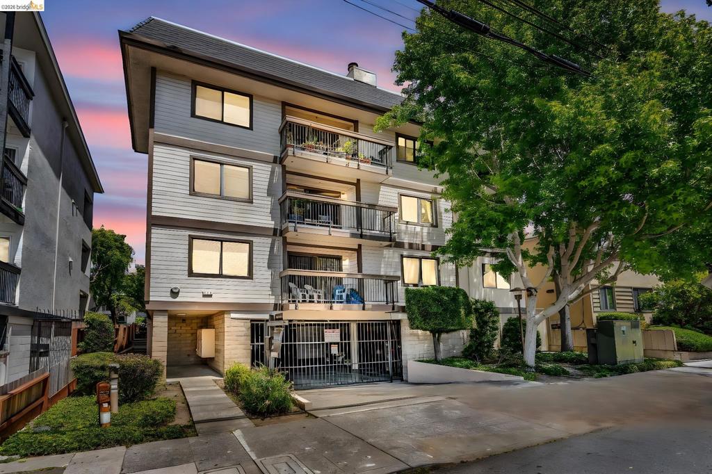 417 Evelyn Ave 205